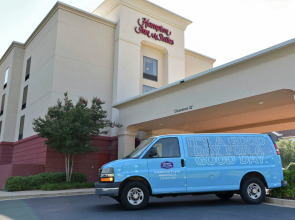 Hampton Inn & Suites Alexandria