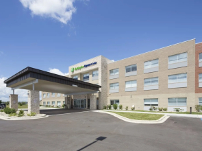 Holiday Inn Express and Suites Portage by IHG