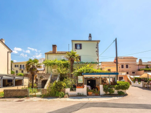 Nice Apartment in Punat With Wifi