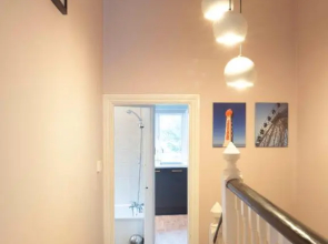 Westbrook Road - Top Floor Apartment with sea views from front door