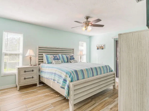 Riverfront Home With Private Dock, Fire Pit!