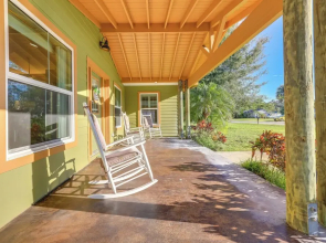 Pet-friendly Fort Pierce Home w/ Screened Porch!