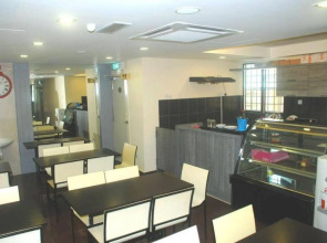 OYO 124 Hotel Seniman Sentul (Sanitized Stay)