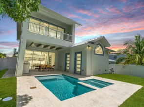 Stunning Vanderbilt Beach House With Heated Pool