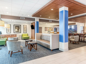 Holiday Inn Express & Suites Springfield North by IHG