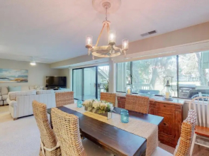 903 Inverness Village