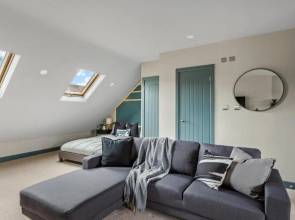 Stunning Very Large Studio in Coventry