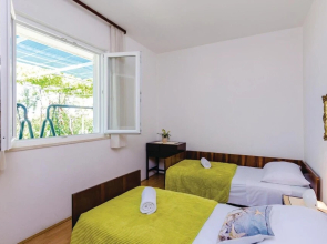 Awesome Home in Brsecine With Wifi and 3 Bedrooms