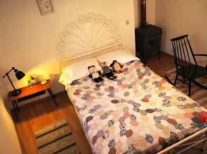 Cherry Cottage Vintage B&B