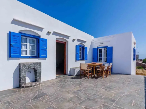 Spacious 2 Bedroom House with Fantastic Yard
