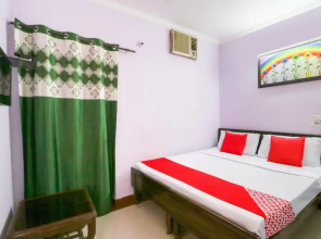 Hotel Crown Plaza by OYO Rooms