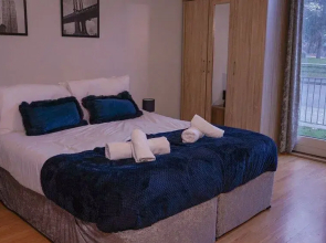 Lovely Entire Apartment Central