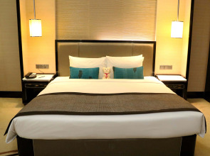 Pacific Regency Hotel Suites