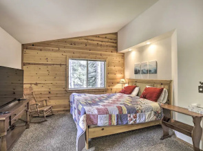 Game Room: Mountain Chalet 5 Mi to Donner Lake