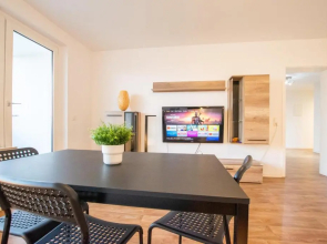 Apartments with Balcony - 20 min DUS Airport & MESSE DUS