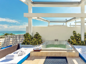 Z Ocean Hotel, Classico a Sonesta Collection