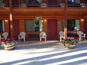 Austin's Chuckwagon Lodge