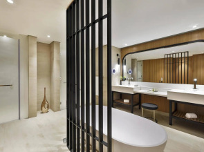 Отель Double Tree by Hilton Dubai Business Bay