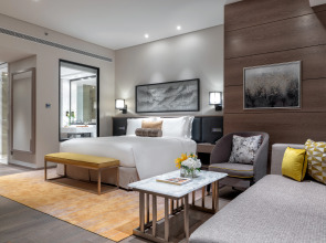 Taj Jumeirah Lakes Towers