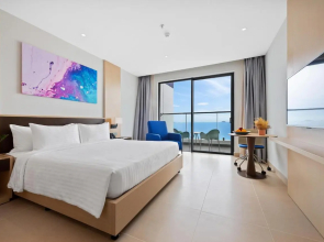 Курортный отель The Empyrean Cam Ranh Beach Resort