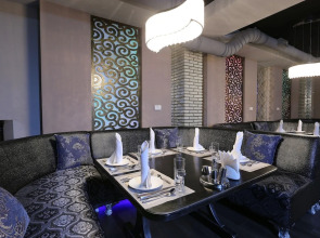 Отель Zargaron Plaza