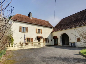 Quaint Holiday Home for 6 in Vanne