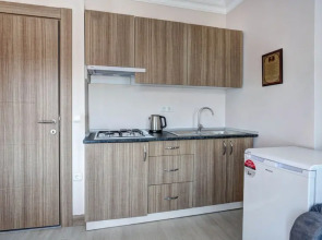 Seven Roses Apart Hotel