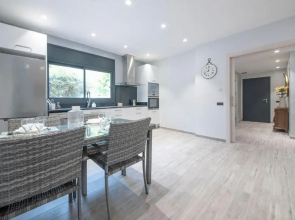 R94 Chalet Con Piscina Privada 20m de la Playa Calafell