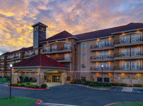 La Quinta Inn & Suites by Wyndham Marble Falls