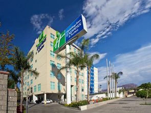 Holiday Inn Express & Suites Queretaro