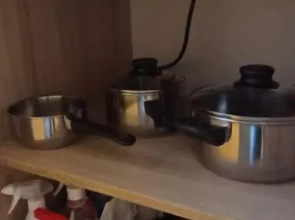 4 can stay, free parking, 10 min to city center.