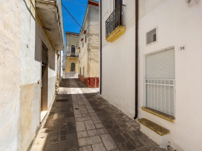 3482 Vico dei Mille by Barbarhouse