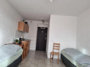 Workers-Sleep-Station