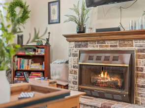 Ridge Retreat by Avantstay Game Room Covered Porch Fire Pit