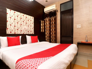OYO 28162 Hotel Dr Plaza