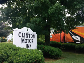 Clinton Motor Inn