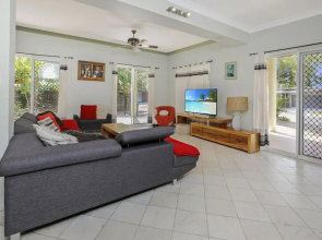 Tropical Villa Bella with Private Pool