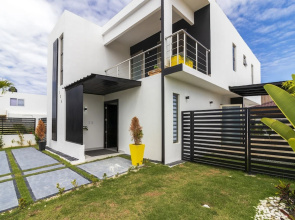 Modern 4-BR Villa in Gated Community