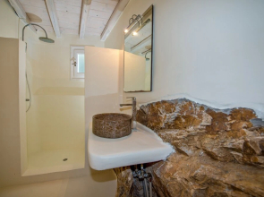 Newly-Built Private Luxury Villa