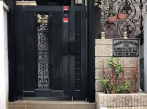 Centrally Located Deluxe Furnished.4