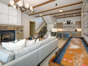 6 Diversion Lane 5 Bedroom Home by Moonlight Basin Lodging