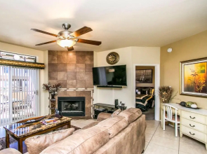 Private Resort Community -- ½ mile Walk to Hiking & Biking at N. Mtn. Preserve!