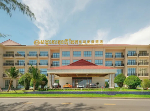 Donghu Resort Hotel