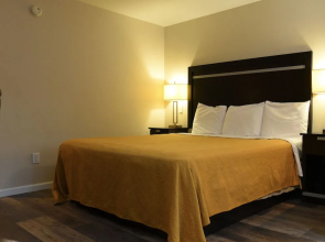 Capital Inn & Suites (Formerly Econo Lodge Inn & Suites Downtown)