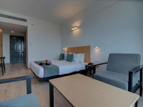 OYO Townhouse 376 Lords Inn Regency