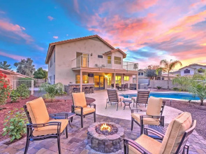 Hot Tub & Pool: Stunning Goodyear Home Near Lakes