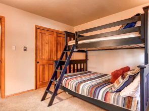 Lance's West Chalet