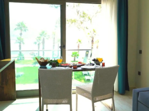 Dolunay Suit & Beach