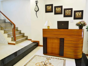 Smiley Apartment 15