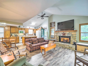Peaceful Newland Family Cottage w/ 2 Decks!